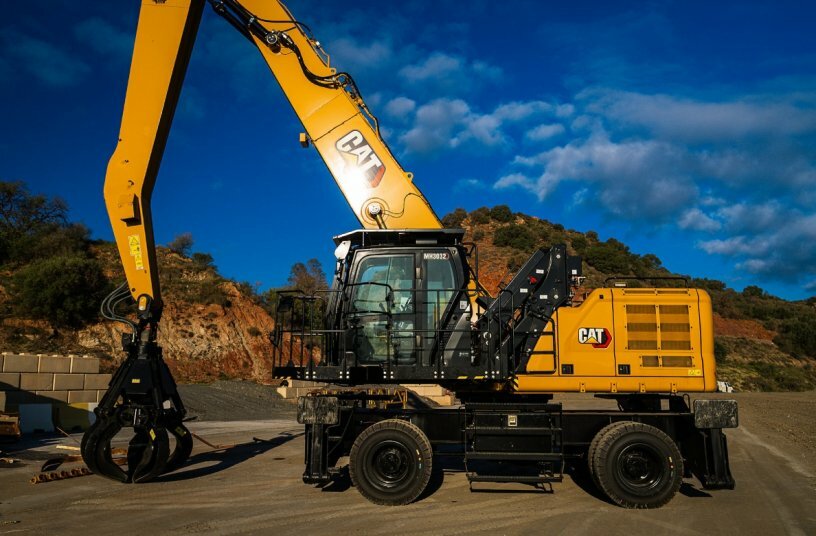 Cat® MH3032 Material Handler<br>IMAGE SOURCE: Caterpillar