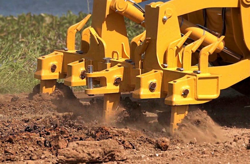 Bell Equipment’s test and pre-production Graders have been operating with great success in a wide variety of applications from landscaping through heavy ripping and final levels to overall road construction.<br>IMAGE SOURCE: Bell Equipment