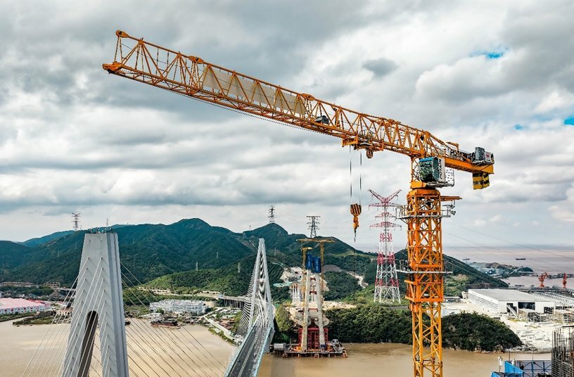 Understanding the hidden risks of generic parts in crane maintenance