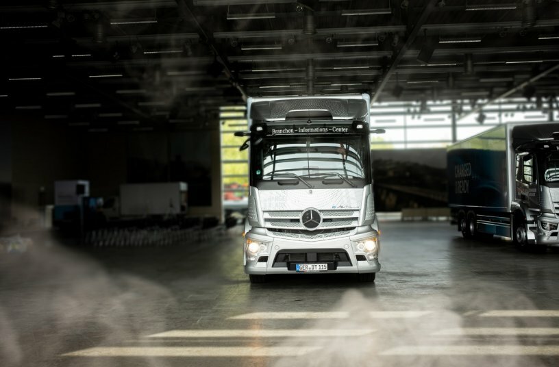 Kickoff for the eActros Roadshow: Across Europe with All-electric Trucks<br>IMAGE SOURCE: Daimler Truck AG