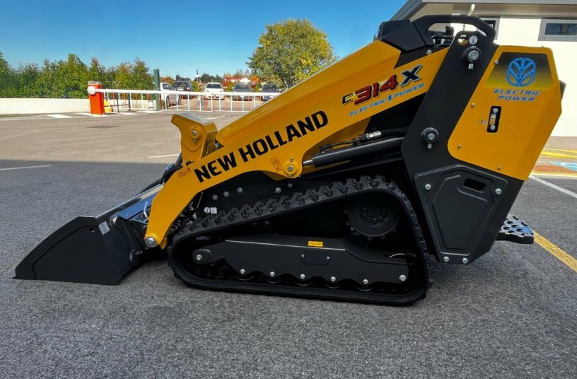 New Holland C314X<br>IMAGE SOURCE: New Holland Construction