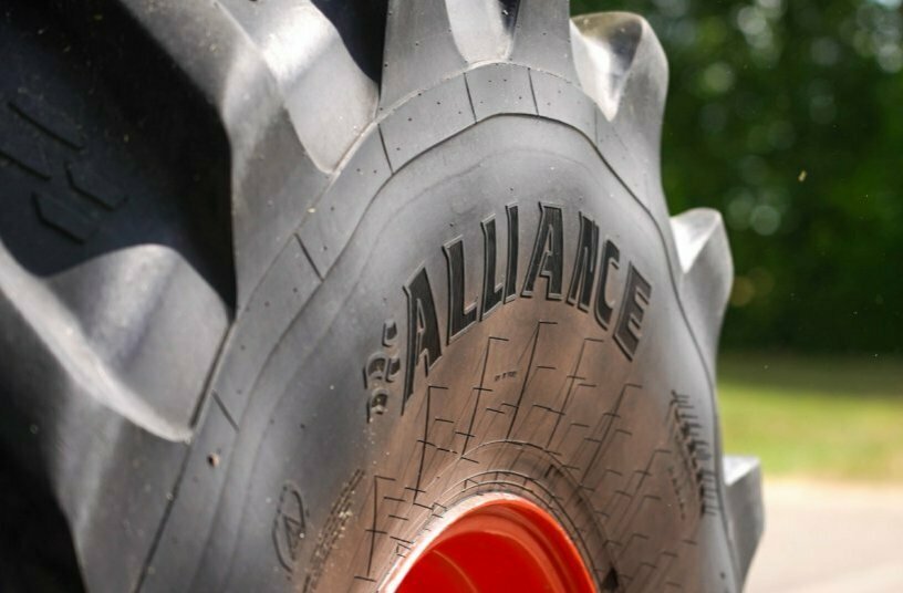 Agriflex+ 372<br>IMAGE SOURCE: Yokohama Off-Highway Tires