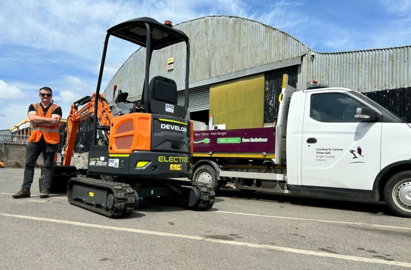 EMS Supplies First Develon Electric Excavators in Ireland<br>IMAGE SOURCE: Develon