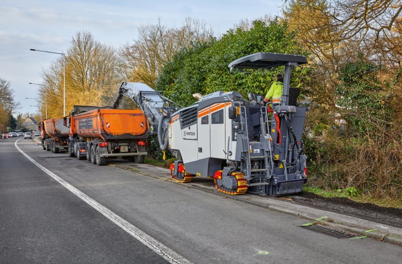 The compact dimensions and optimal machine weight of the new W 100 Fi, W 120 Fi and W 130 Fi compact milling machines from Wirtgen make them ideal for a wide range of applications – also on construction sites with restricted space.<br>IMAGE SOURCE: WIRTGEN GROUP