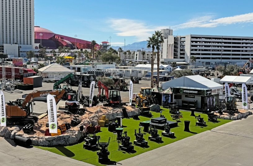 Steelwrist to present XTR third-generation tiltrotators and SQ40 automatic coupler solution at SaMoTer exhibition in Italy<br>IMAGE SOURCE: Steelwrist AB