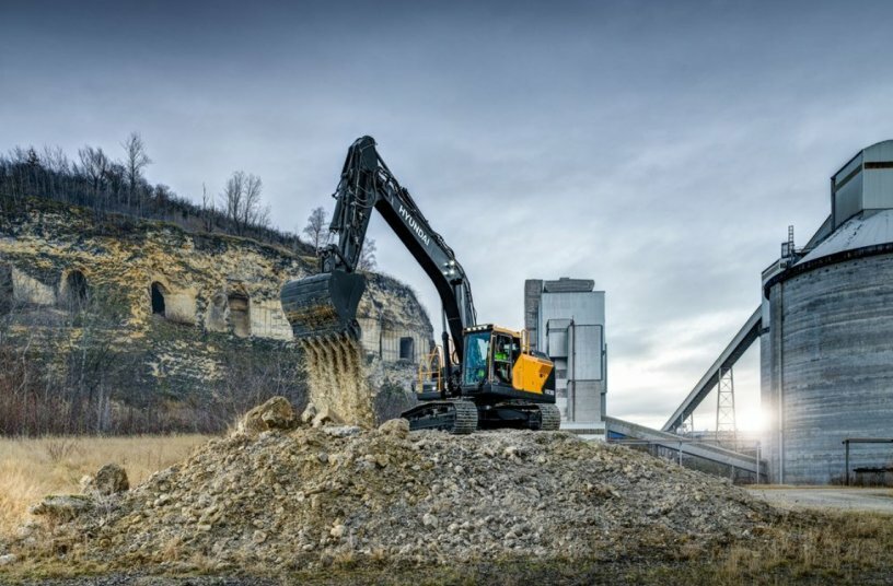 HX300 delivers increased power and performance<br>IMAGE SOURCE: Hyundai Construction Equipment Europe
