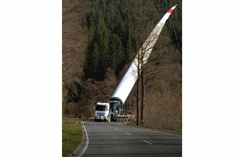 Adaptable along the route: The blade’s tilt angle varies between 21 and 46 degrees depending on the section – with up to 60 degrees technically possible.<br>IMAGE SOURCE: TII Group