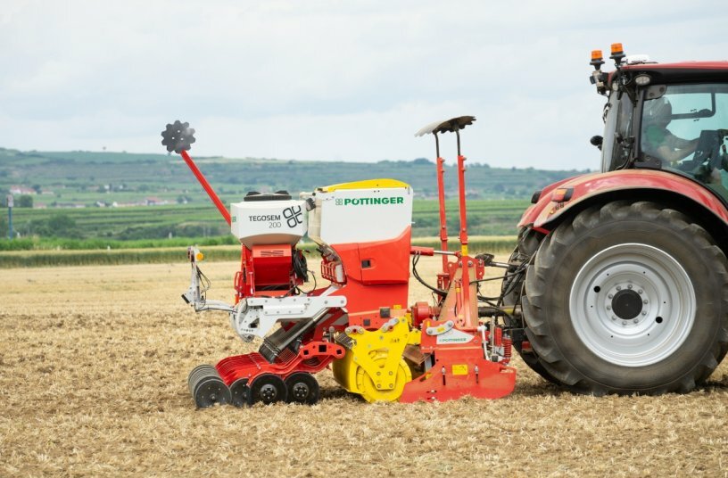 Varying operating conditions are the strengths of the LION 3030 MASTER with VITASEM M 3000 DD<br>IMAGE SOURCE: PÖTTINGER Landtechnik GmbH 