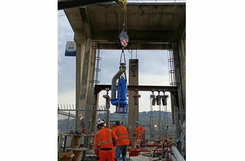 Eine Pumpe des Typs GSZ schwebt herein.<br>BILDQUELLE: Tsurumi