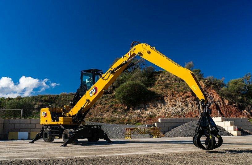 Cat® MH3032 Material Handler<br>IMAGE SOURCE: Caterpillar