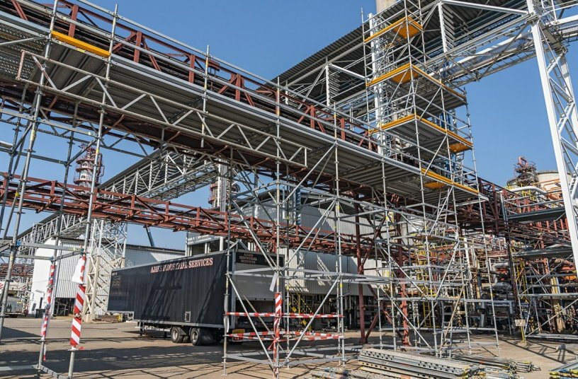 PERI UP Modulgerüst überzeugt bei Raffineriemodernisierung | LECTURA Press