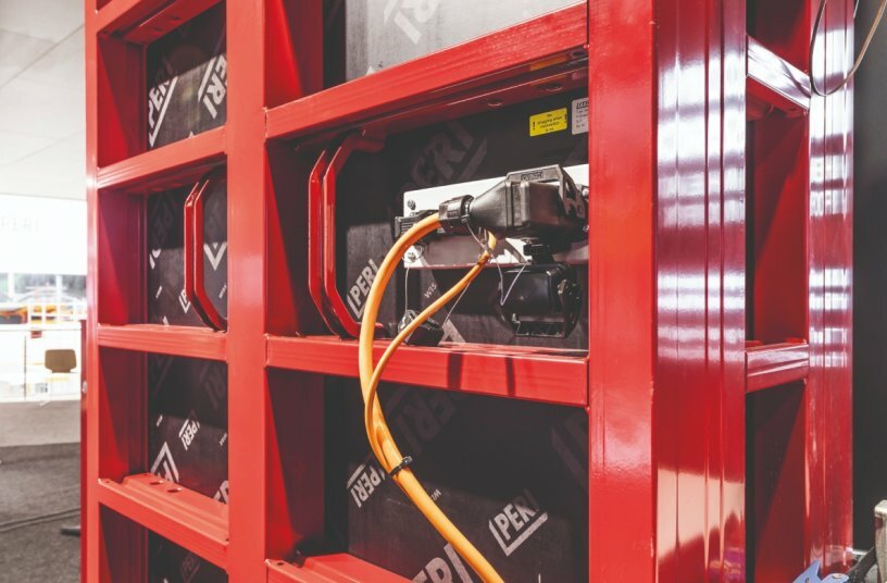 The innovative HECON heated formwork maintains constant temperatures during concrete curing. This is especially important for new, CO2-reduced concrete mixtures to achieve high-quality results.<br>IMAGE SOURCE: PERI SE
