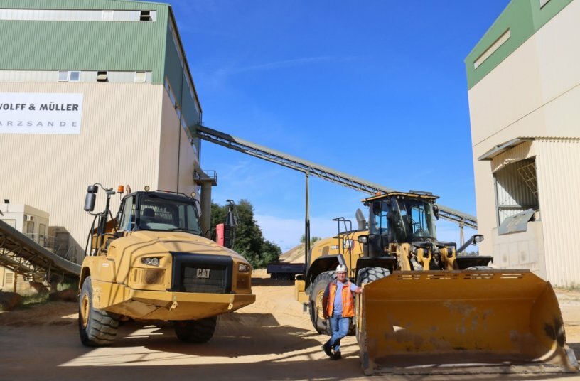 Holger Gille, verantwortlicher Werkleiter der Wolff & Müller Quarzsande am Standort Quedlinburg.<br>BILDQUELLE: Zeppelin Baumaschinen GmbH