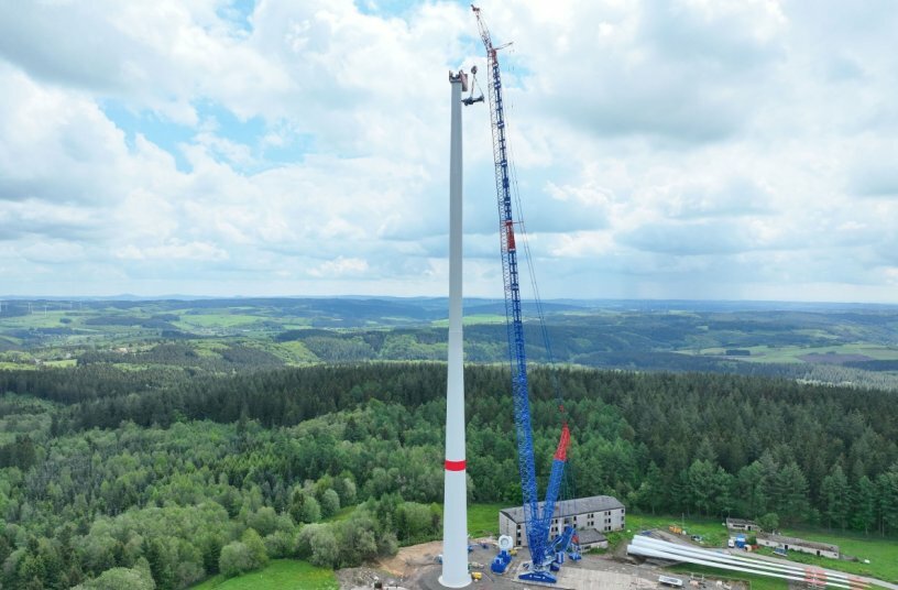 The LR 1800 1-0 can work at wind speeds of up to 13.4 m/s.<br>IMAGE SOURCE: Liebherr-Werk Ehingen GmbH