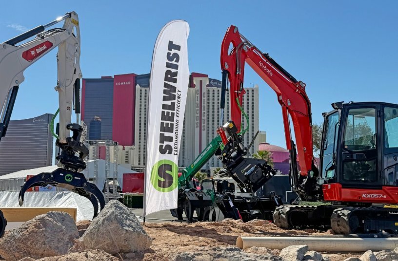 Steelwrist to present XTR third-generation tiltrotators and SQ40 automatic coupler solution at SaMoTer exhibition in Italy<br>IMAGE SOURCE: Steelwrist AB