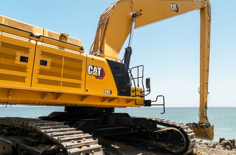 The Cat® 395 Long Reach Excavator (LRE) combines premium performance and simple-to-use technology.<br>IMAGE SOURCE: Caterpillar