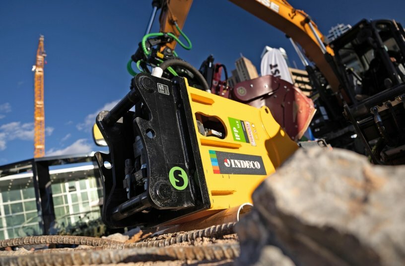 Steelwrist to present XTR third-generation tiltrotators and SQ40 automatic coupler solution at SaMoTer exhibition in Italy<br>IMAGE SOURCE: Steelwrist AB