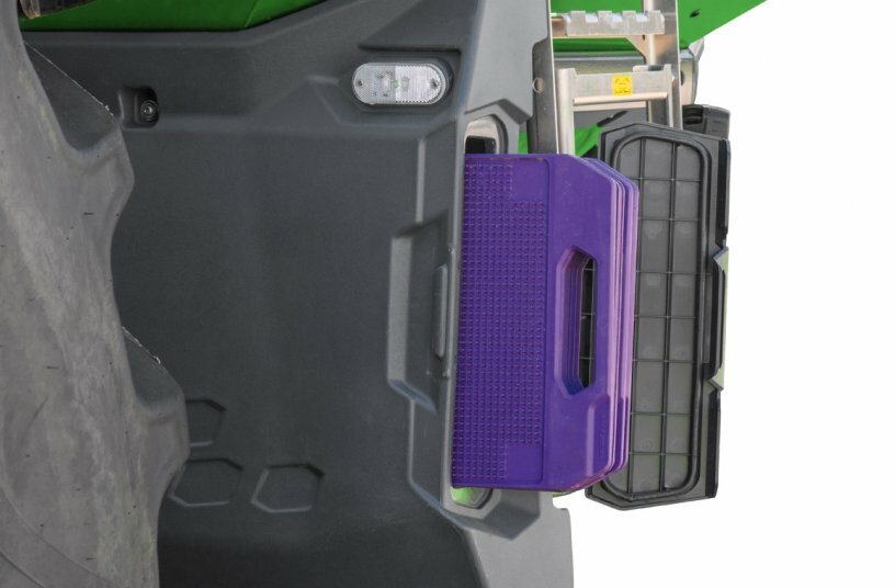 The mobile EasyCheck test kit now fits neatly into the integrated transport boxes. There is no need for cumbersome transport in the cab.<br>IMAGE SOURCE: AMAZONEN-WERKE H. DREYER SE & Co. KG