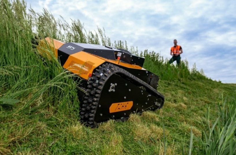 New AS 990 Tahr RC rotary mower enters series production<br>IMAGE SOURCE: AS-Motor