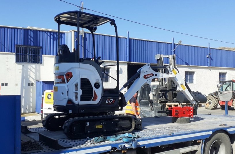 Bobcat E17z transport<br>IMAGE SOURCE: Bobcat