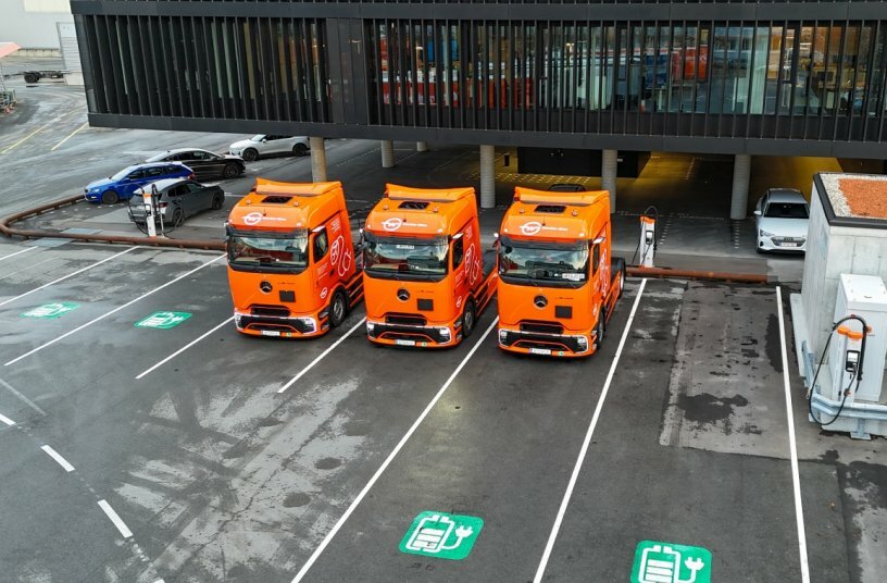 Electrically into the Future: Gebrüder Weiss Sets New Benchmarks in Heavy-Duty Transport with 14 eActros 600 Trucks<br>IMAGE SOURCE: Daimler Truck AG