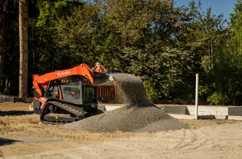 SVL75-3<br>IMAGE SOURCE: Kubota