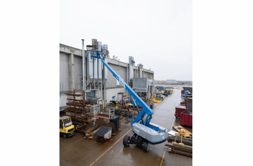 S-85 XC FE welding<br>IMAGE SOURCE: Genie