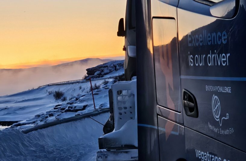 Premiere at the Arctic Circle: VEGA’s eActros 600 conquers the eNordkapp Challenge as the first battery-electric truck<br>IMAGE SOURCE: Daimler Truck AG