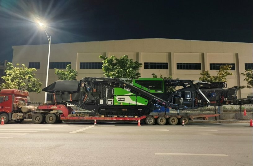The F12E impresses with its high reduction capacity and innovative features such as the active double-deck after-screen with the option of integrating an air classifier and connecting a light material separator.<br>IMAGE SOURCE: MESDA Deutschland GmbH & Co. KG