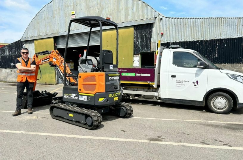 EMS Supplies First Develon Electric Excavators in Ireland<br>IMAGE SOURCE: Develon