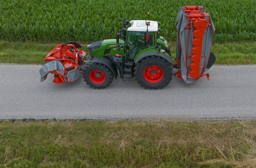 Angebauter 4-teiliger Scheibenmäher GMD 15030<br>BILDQUELLE: KUHN SAS