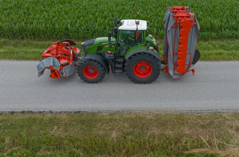 Mounted disc mower GMD 15030<br>IMAGE SOURCE: KUHN SAS