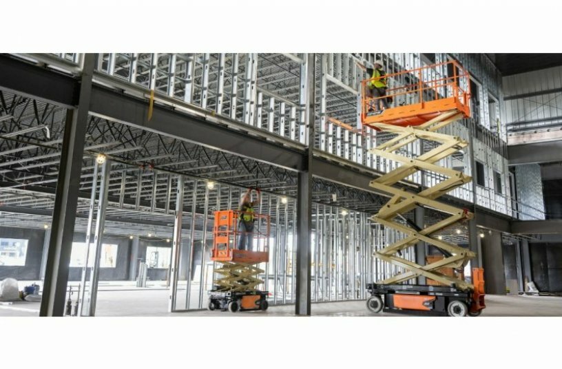 JLG ES4046 + ES1330L<br>IMAGE SOURCE: JLG