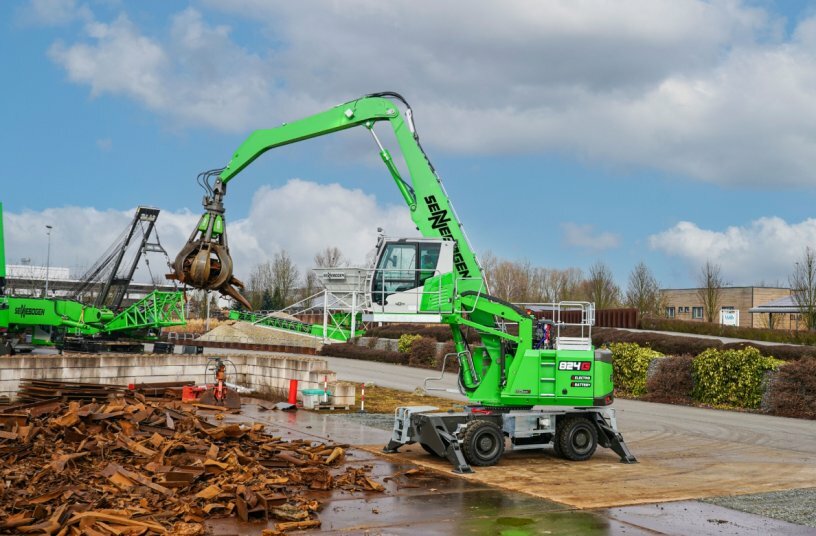 The new SENNEBOGEN 824 G Electro Battery with 12 m reach works for up to 7 hours on battery power alone.<br>IMAGE SOURCE: SENNEBOGEN Maschinenfabrik GmbH