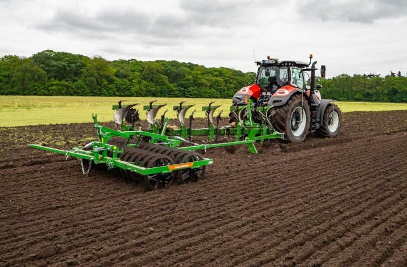 The new AMAZONE Teres 300 Onland mounted reversible plough