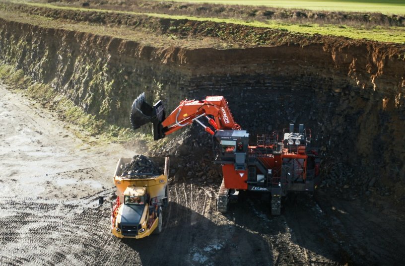 Hitachi EX2000-7<br>IMAGE SOURCE: Hitachi Construction Machinery (Europe) NV (HCME)