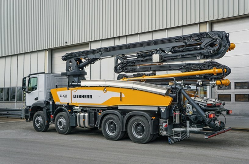 The new truck mounted concrete pump 31 XXT is compact and manoeuvrable.<br>IMAGE SOURCE: Liebherr-Mischtechnik GmbH