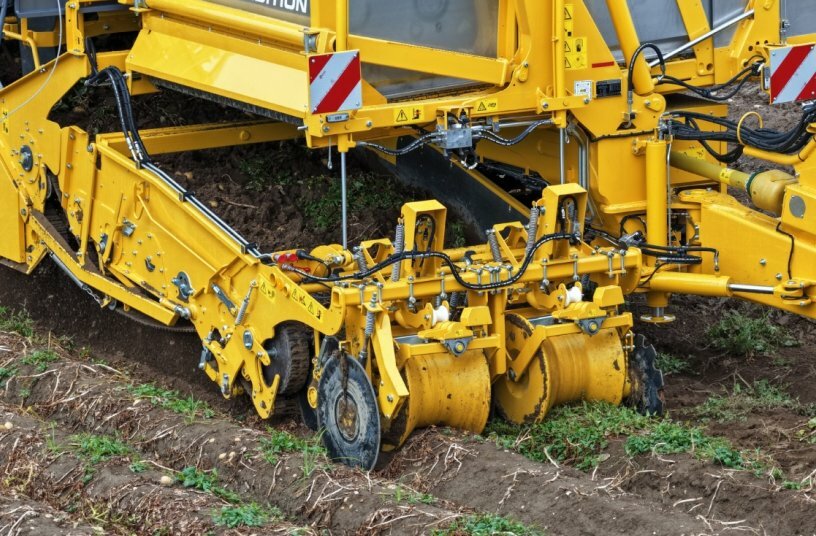 e-LS connect<br>IMAGE SOURCE: Fendt