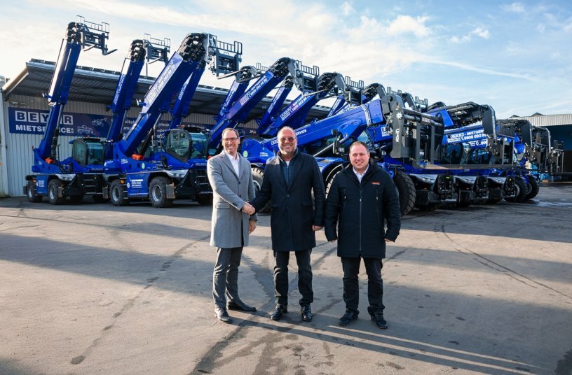 Größter Manitou-Auftrag 2025: BEYER-Mietservice investiert in 58 Teleskopstapler<br>BILDQUELLE: Manitou