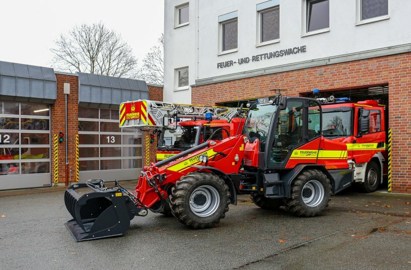 Seit dem Frühjahr 2023 unterstützt der Teleradlader Schäffer 6680 T die Feuerwehr der Stadt Lippstadt.<br>BILDQUELLE: Schäffer Maschinenfabrik GmbH