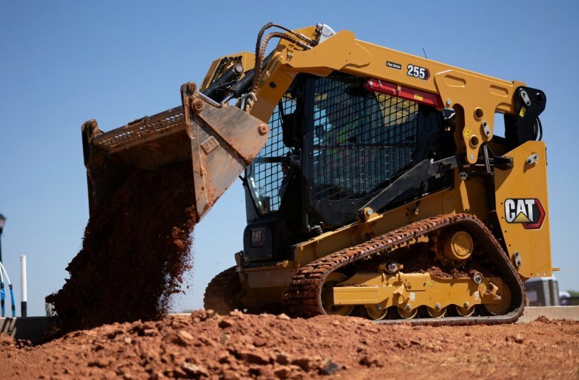 Cat 255 Compact Track Loader<br>IMAGE SOURCE: Caterpillar