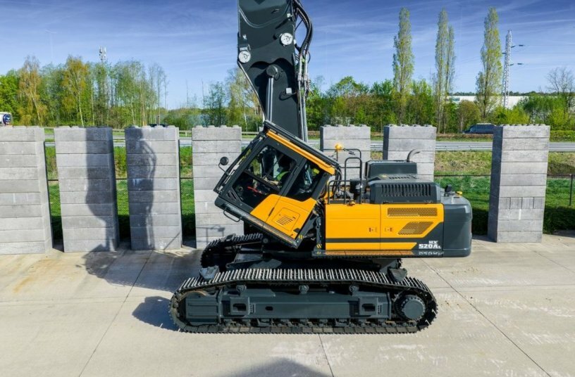 Hyundai partners with STC for demolition solution