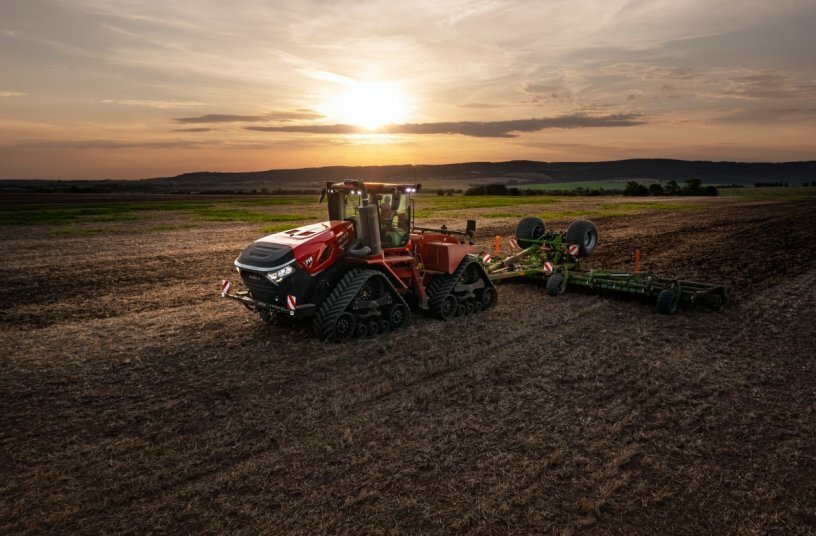 Global accolade for radical new look of recently-introduced flagship tractor / Appearance sets style theme for Case IH range / Incorporates practical benefits /<br>IMAGE SOURCE: Case IH
