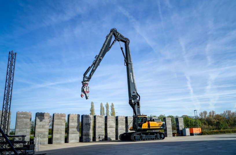 Hyundai partners with STC for demolition solution<br>IMAGE SOURCE: Hyundai Construction Equipment Europe