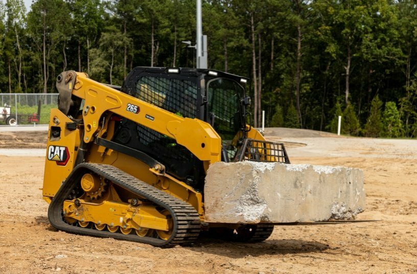 Cat 265 Compact Track Loader<br>IMAGE SOURCE: Caterpillar