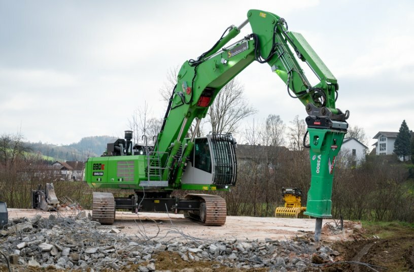 Greifer, Schere, Pulverisierer und Hammer: Das Schnellwechselsystem für Anbaugeräte ermöglicht sekundenschnelles Wechsel je nach Anforderung.<br>BILDQUELLE: Sennebogen