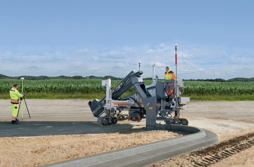Den Durchbruch feierte die leitdrahtlose Steuerung mit 3D-System beim Bau der ICE-Strecke Frankfurt-Köln im Jahr 1999. <br>BILDQUELLE: WIRTGEN GROUP