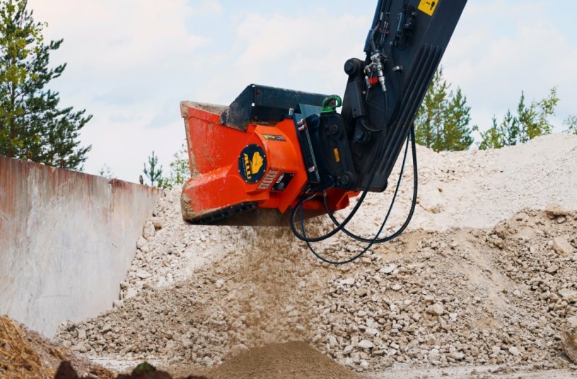 Processing power in a bucket: New ALLU Concrete Screening and Crushing Bucket for rebar-contaminated demolition rubble coming in 2026<br>IMAGE SOURCE: ALLU