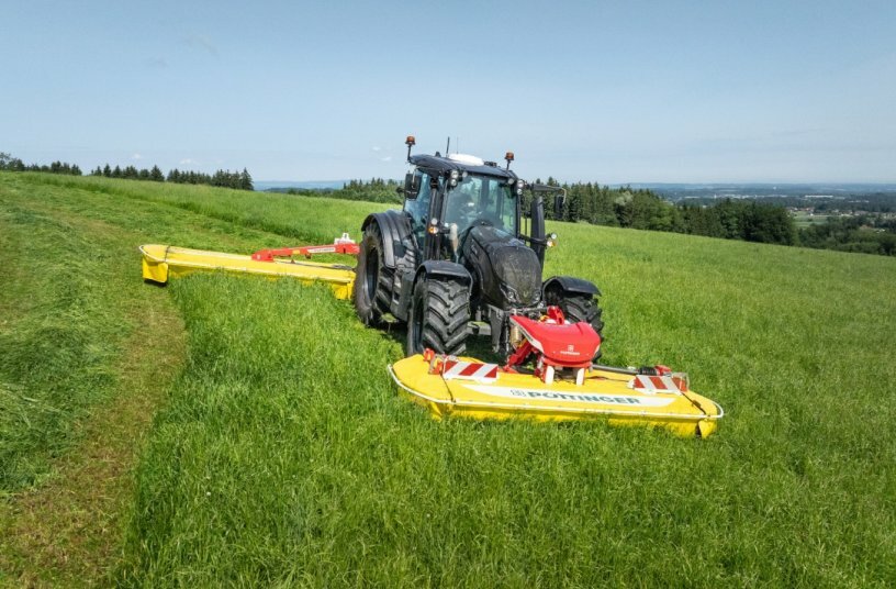 NOVACAT F 3100 OPTICURVE, NOVACAT H 11200<br>IMAGE SOURCE: PÖTTINGER Landtechnik GmbH