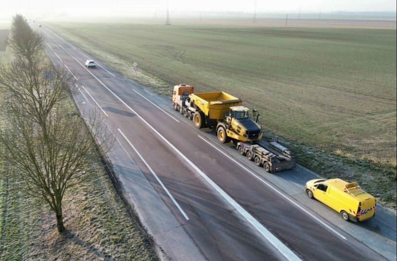 Un beau Bell transport<br>IMAGE SOURCE: Van der Vlist 